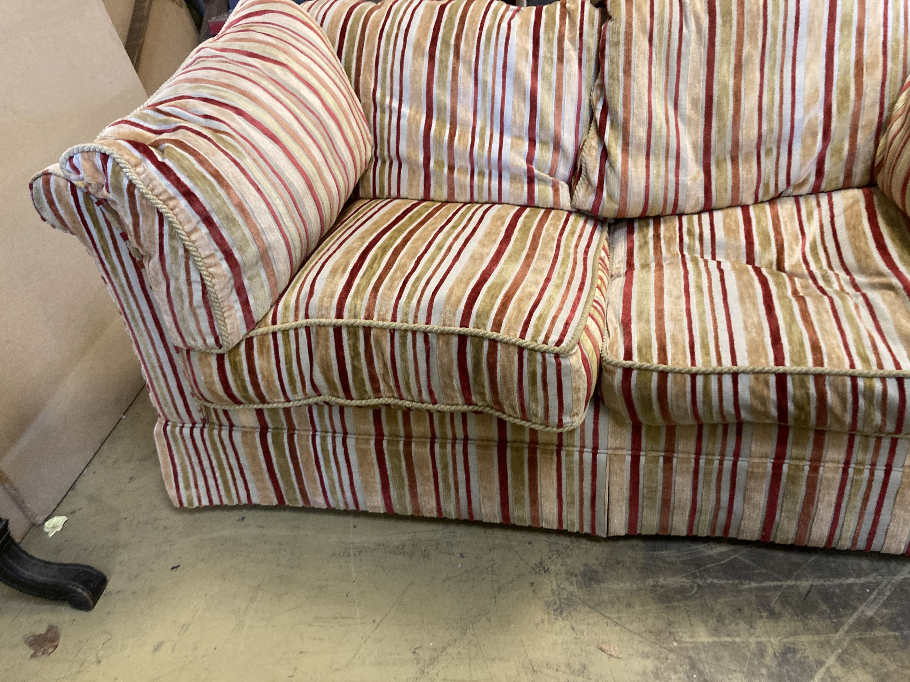 A pair of contemporary sofas covered in cut velvet, larger length 220cm, depth 100cm, height 80cm